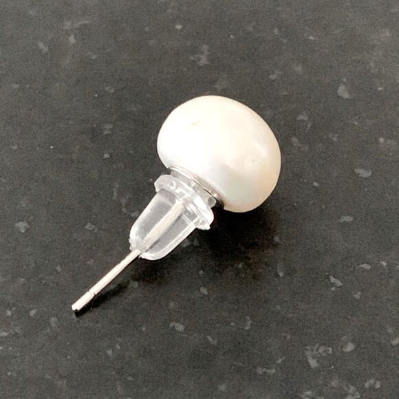 Men’s Large Real Freshwater Pearl Stud Earrings in Sterling Silver, Gift Pouch - Picture 5 of 10